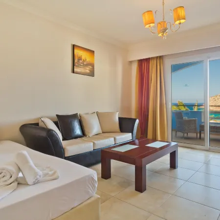 Royal Beach Hotel