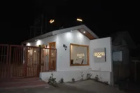 Ausnya Tirthan Hotels in Pekhri