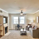 Relaxing 2-Br Apt with Pool, Hot Tub & Gym