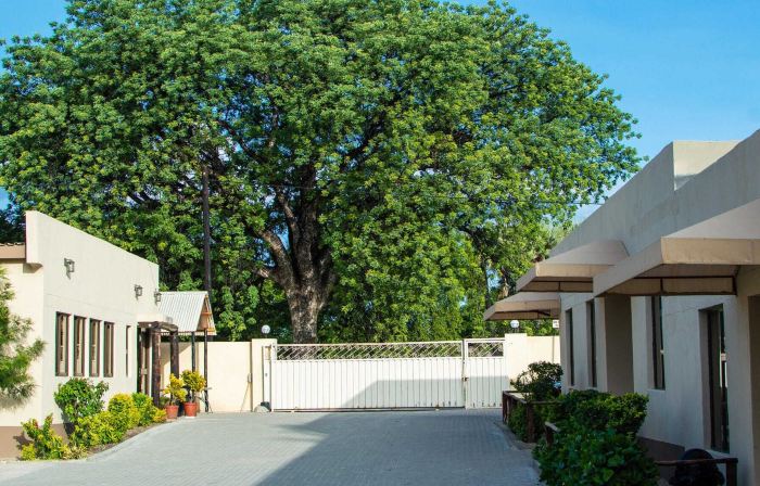 Etang Guest House