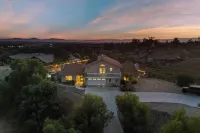 Chardonnay Charm by Avantstay Luxe Group Retreat w/ Pool Mins to Wineries