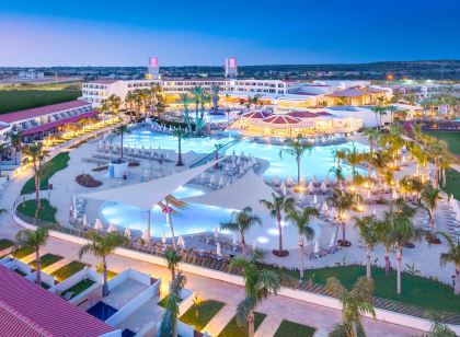 阿依納帕奧林匹克瀉湖飯店