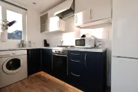 Southampton retreat - hot tub- pool- parking Hotels in Nursling and Rownhams