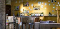 Long Beach - bar