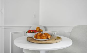 Jiji Suites