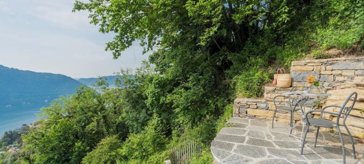 Top Lake View Villetta by Rent All Como Hotels in Cernobbio