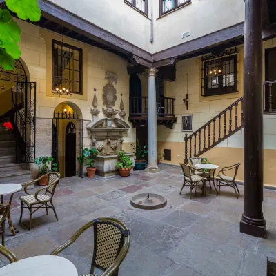 Palacio de Mariana Pineda Hotels near Hammam Al Andalus