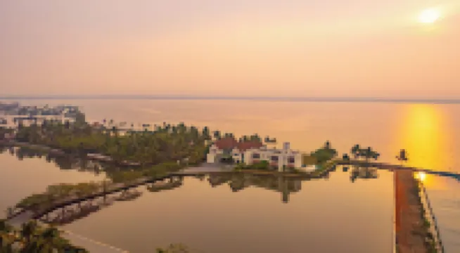 ザ レイク マナー