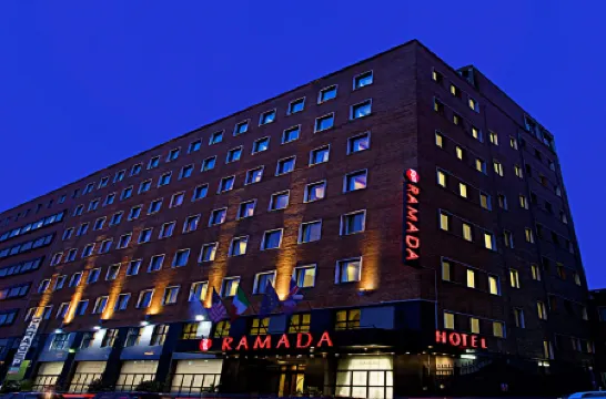 Ramada by Wyndham Naples Отели в г. Неаполь