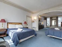 Hotel Le Cavalier - M11 Hotels near Morrin Centre