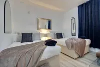 Aylward Apartments S14, Near City Centre and Gunwharf Quays