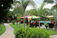 Palmwood Lodge - piscina