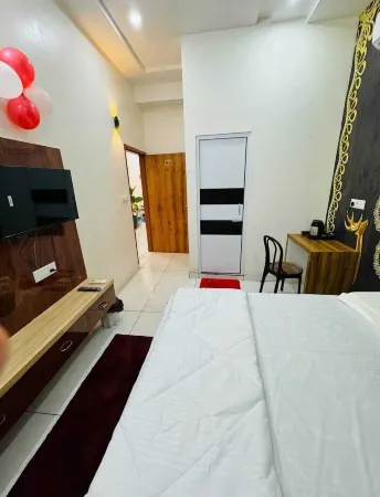 R3 HOTEL Отели рядом с достопримечательностью «Omaxe Park»