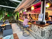 Tonoz Beach Hotel - Bar