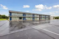 Relax Inn by OYO Greeneville Near Hwy US-321 - parking