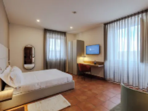 城市宮殿酒店 伊塞爾尼亞省酒店