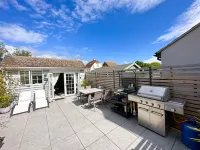 Seaside Cabin Retreat in Hayling Island Hotels near Eastoke Corner Beach