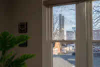 River's Dawn - Modernized Historic Home - River Views - King Bed - Fast Wifi