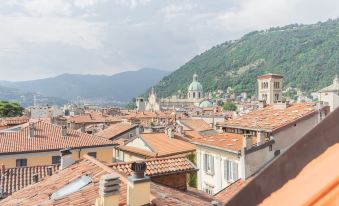 Rooftop Nest in Como city center by Rent All Como