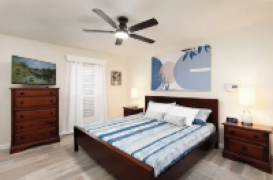 Airport Paradise-Pool-Game Room