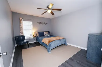 Comfy Knoxville HomeNear Downtown, Interstate, Wi-Fi, Free Local Gift Cards! Hôtels à proximité de : Ijams Nature Center