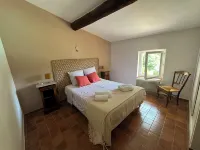 Maison de Famille Entre Pinède et Vignes à 15mn de la Plage