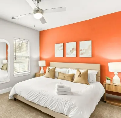 3 Bedroom! POOL, Game-Room, FREE Parking, Gym