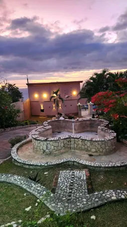 Boutique B&B at Stone Village Отели в г. Блуфилдс