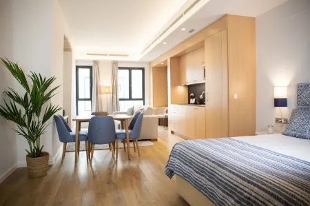 NQn Aparts & Suites Sevilla