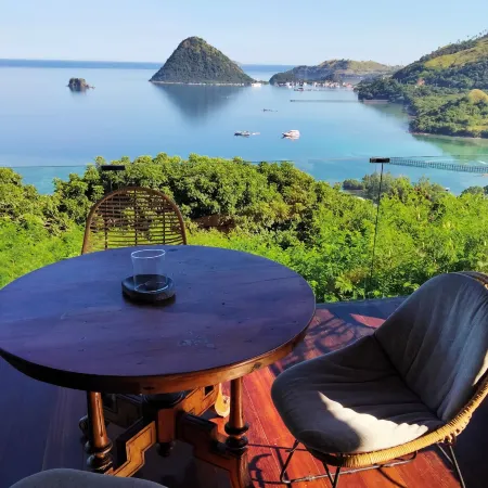 Paradise Garage Komodo Villa