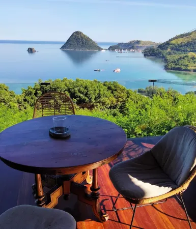 Paradise Garage Komodo Villa Отели рядом с достопримечательностью «AYANA Lako Sae»