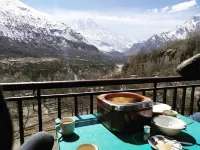 Hunza Blossom Inn Hôtels à : Karimabad