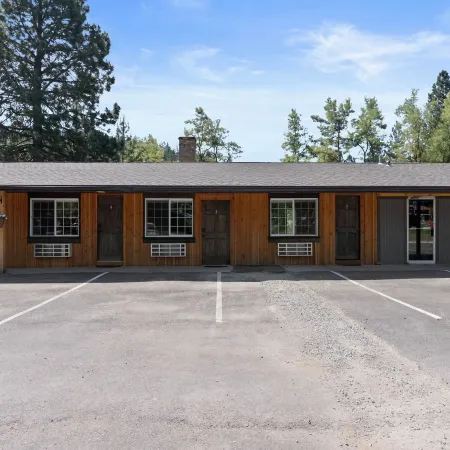 Lake Village Lodge