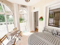 2Bed Apt Sleeps 4 - Parking Patio Wifi - Condos