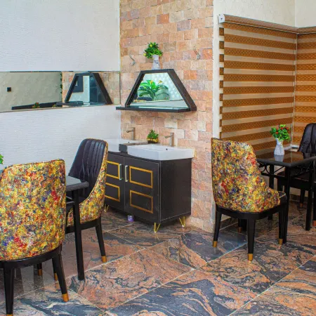 THE BLEVICK SUITES AND APARTMENTS