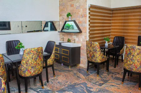 THE BLEVICK SUITES AND APARTMENTS