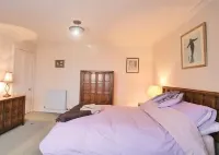 Elie - well appointed flat