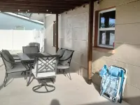 Beach Style House w/ large backyard, close to fishing, canoeing, and beaches Hotels in West Bradenton