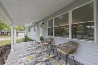 Charming 4BR near Convention Ctr., Main St, & LU -just 11 minutes to STL Airport Hotels in Frontier Township