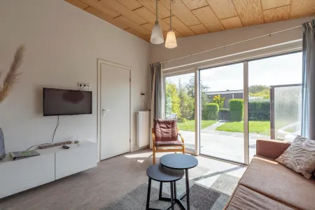 Bungalow in Callantsoog Near Sandy Beach Отели в г. Callantsoog