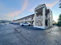Super 8 by Wyndham Fredericksburg Các khách sạn ở Fredericksburg