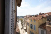 Rare Cassis duplex apartment, 5 minutes from the beach and port on foot