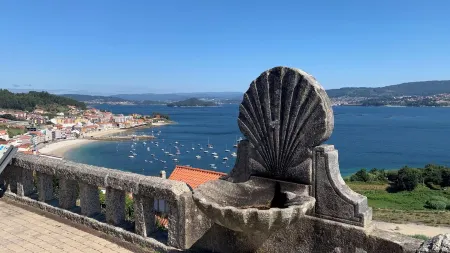 Beautiful Duplex in Sanxenxo 400m from the beaches Отели в г. Санхенхо