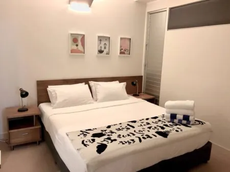 2 bedroom luxury apartment minutes from the beach.