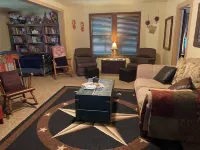 Charming 2-Bedroom House in Coleman with AC and WiFi.  Sleeps 7 & No Pets. Hotels in Coleman