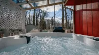 Pocono Mountain Dream House with hot tub