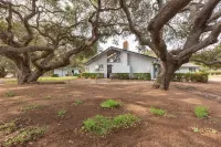 Secluded wine country retreat,  full kitchen