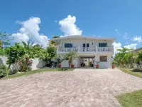Luxurious Oceanfront Villa + Pool l Casa Blanca