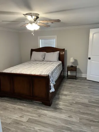 The Southern Pecan Отели рядом с достопримечательностью «Парк Клоселл»