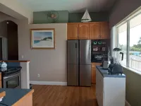 Luxury Bayview Wellness Retreat w/Pool, Salt-Water Jacuzzi, Hot Tub...+ more!